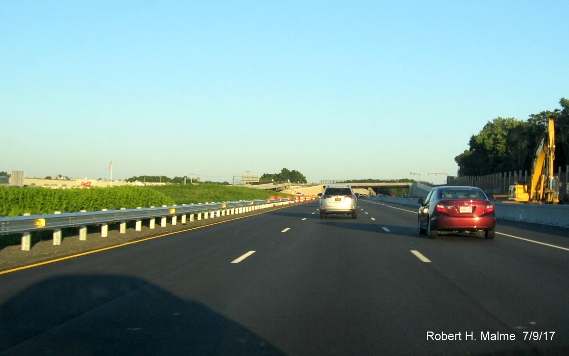 Image of new median berm along I-95 South in Add-A-Lane Project work zone in Needham