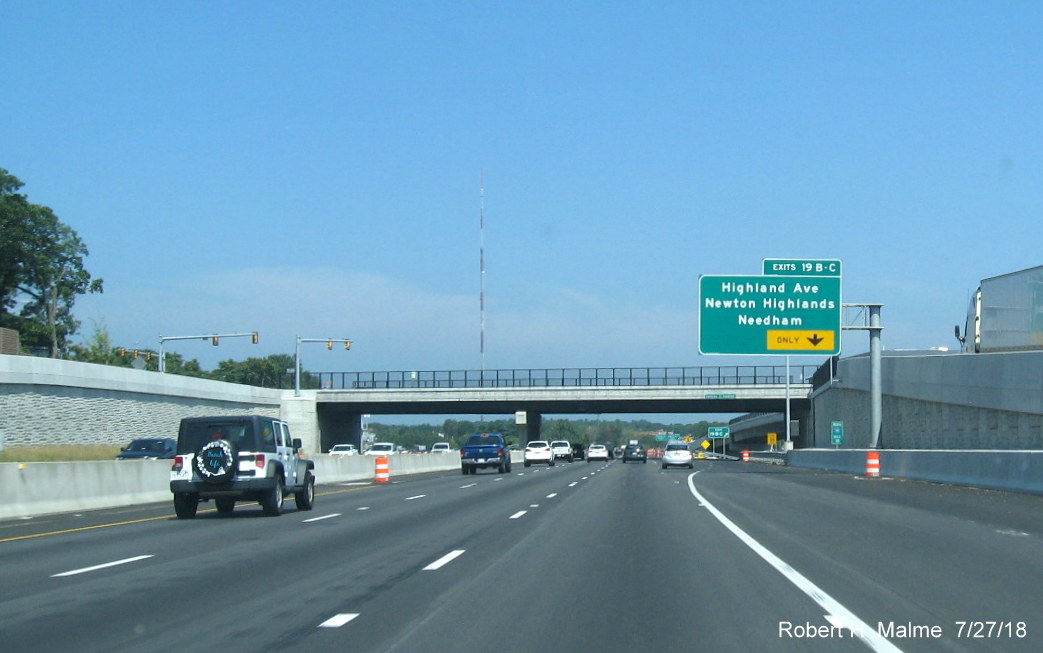 Image of future 4th lane currently striped as breakdown lane prior to Highland Ave exit on I-95 North in Add-A-Lane Project work zone in Needham