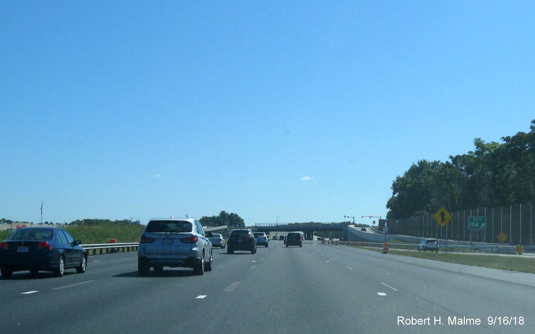 Image of 4 traffic lanes available near on-ramp from Highland Ave to I-95 South in Add-A-Lane Project work zone in Needham