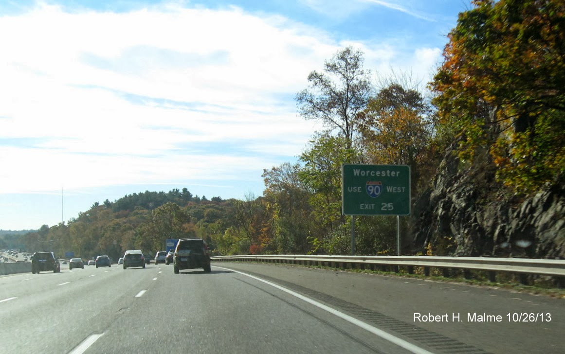 Photo of new auxiliary signage for I-90 along I-95 South in Weston