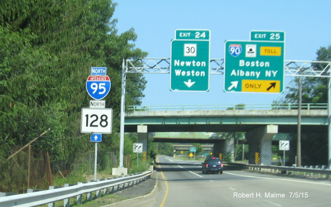 Image of new I-95/MA 128 trailblazer on off-ramp to I-90 in Weston