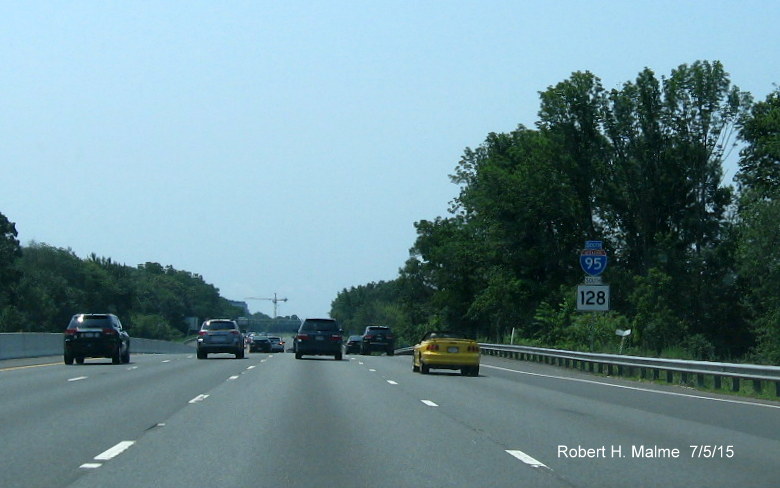 Image of new South I-95/MA 128 reassurance marker beyond Winter St onramp in Waltham