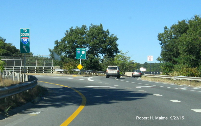 Image of Mass. D-6 Guide sign for I-95 North at East Street interchange