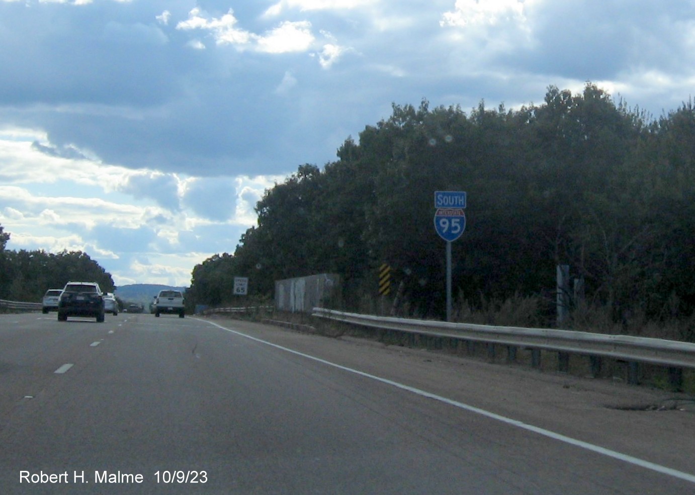 Image of new South I-95 reassurance marker 
      after Dedham Street on-ramp in Canton, October 2023