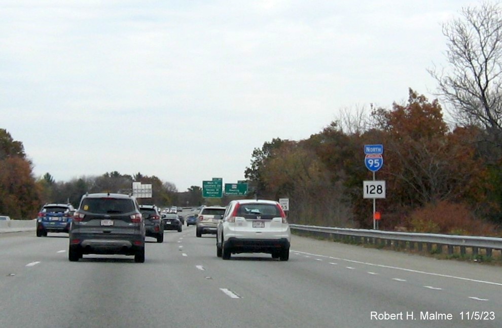 Image of newly placed South I-95/MA 128 reassurance marker after North Avenue/Walkers Brook Drive exit in Wakefield, November 2023