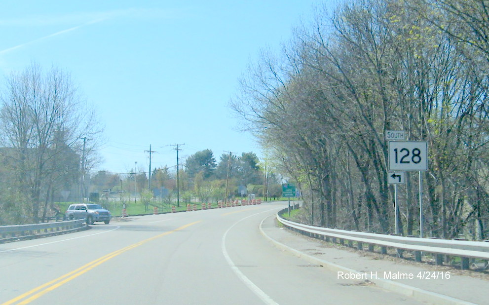 Image of guide signage along Great Plain Avenue in Needham for MA 128 and I-95 South