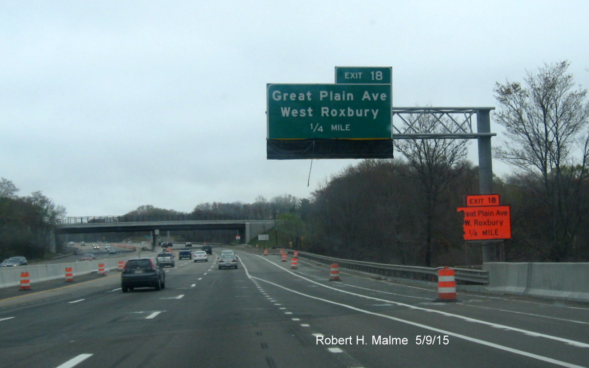 Image of new overhead exit signage for Great Plain Ave. on I-95 North in Needham