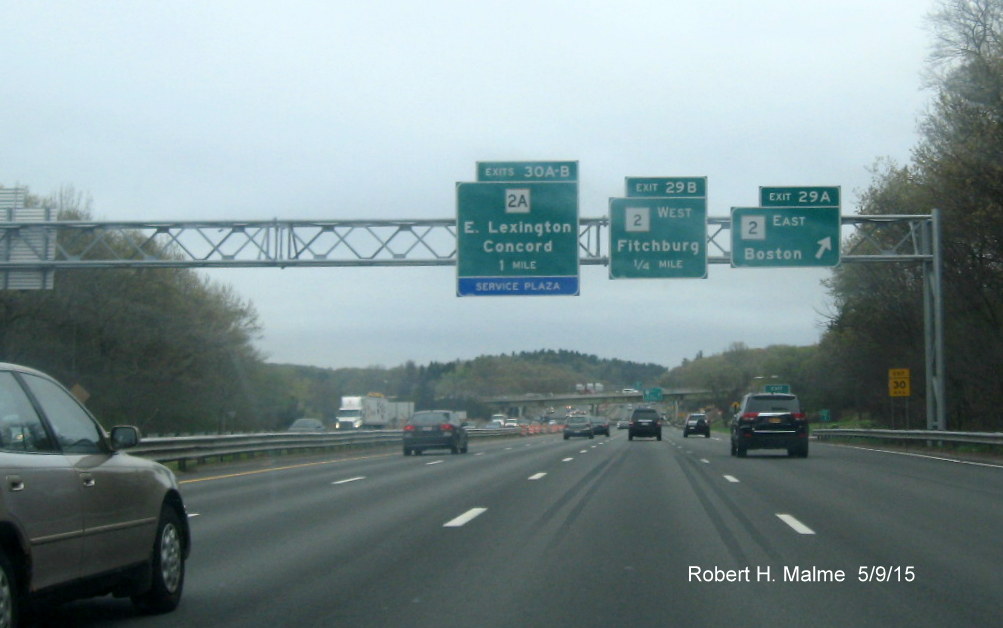 Image of overhead signage approaching MA 2 Exit on I-95 North in Lexington