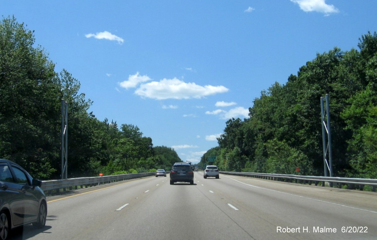 Image of newly placed 1/2 mile advance overhead sign for US 1 exit on I-95 South in Sharon, June 2022