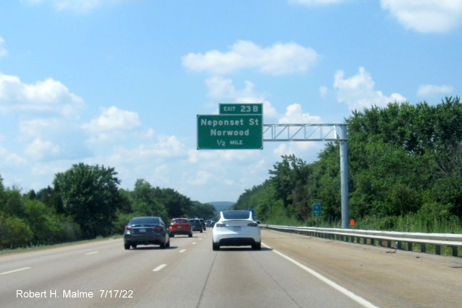 Image of newly placed 1/2 mile advance overhead sign for Neponset Street exits on I-95 South in Norwood, 
                                         July 2022