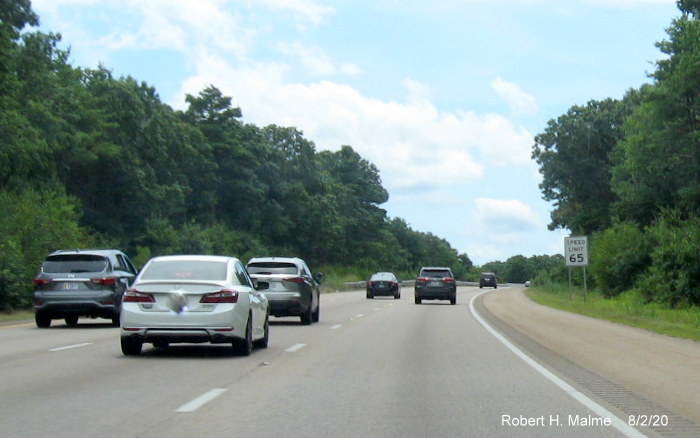 Image of newly placed speed limit 65 sign on I-95 South after Mechanic Street exit in Foxboro, August 2020