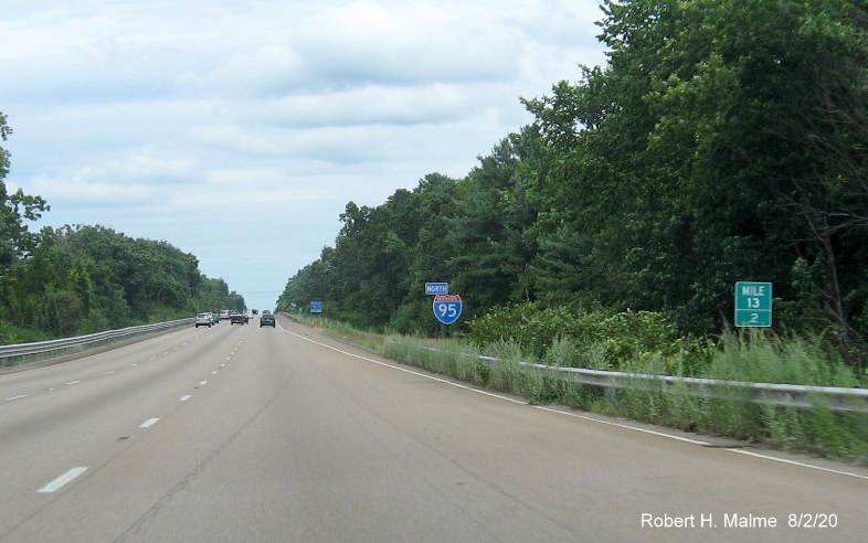 Image of recently placed North I-95 reassurance marker following MA 140 exit in Mansfield, August 2020
