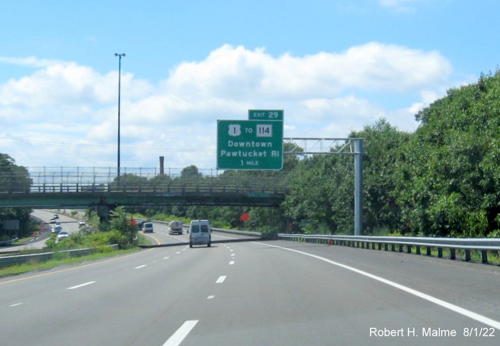 Image of newly placed 1 mile advance sign for the RI US 1 to RI 114 exit on I-95 South in Attleboro, August 2022