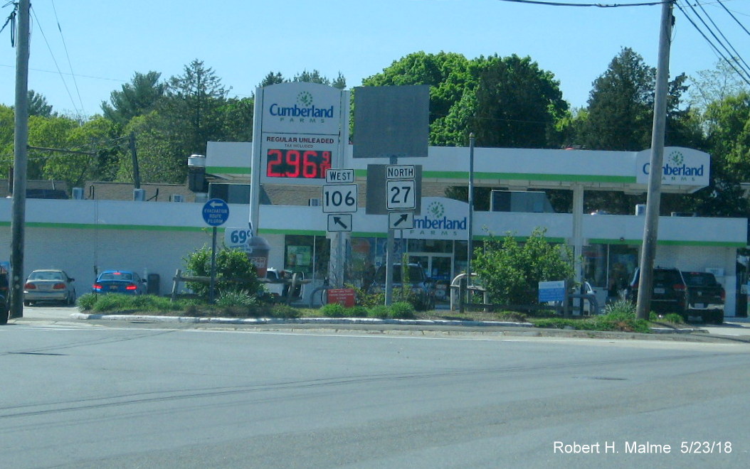 Image of MA 27 and MA 106 trailblazers at beginning of MA 27 in Kingston