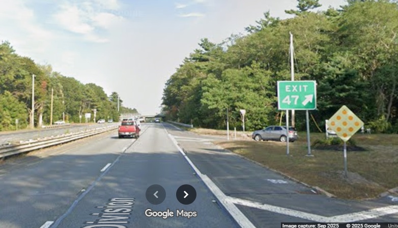 Image of new gore sign for MA 22 exit on MA 128 North in Beverly, 
	Google Maps Street View, September 2025