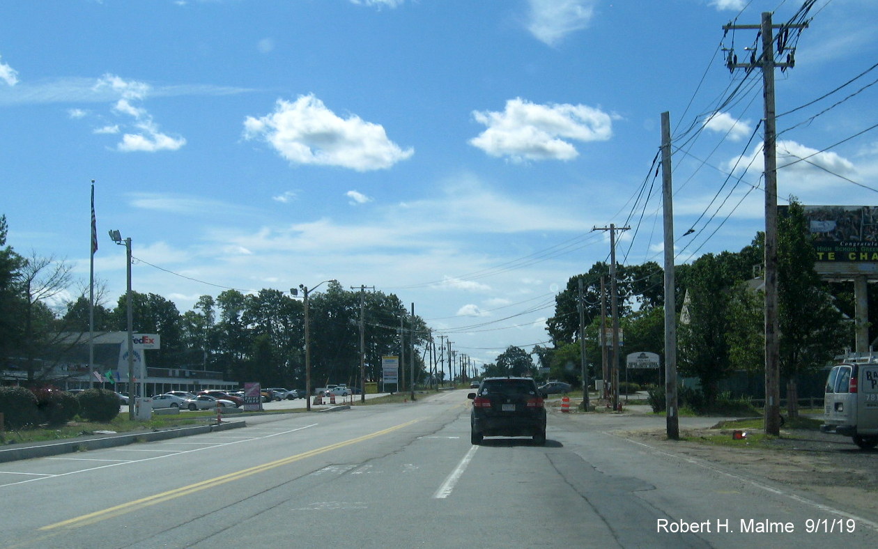 Image of MA 18 traffic traveling into Abington from South Weymouth in MassDOT widening project work zone