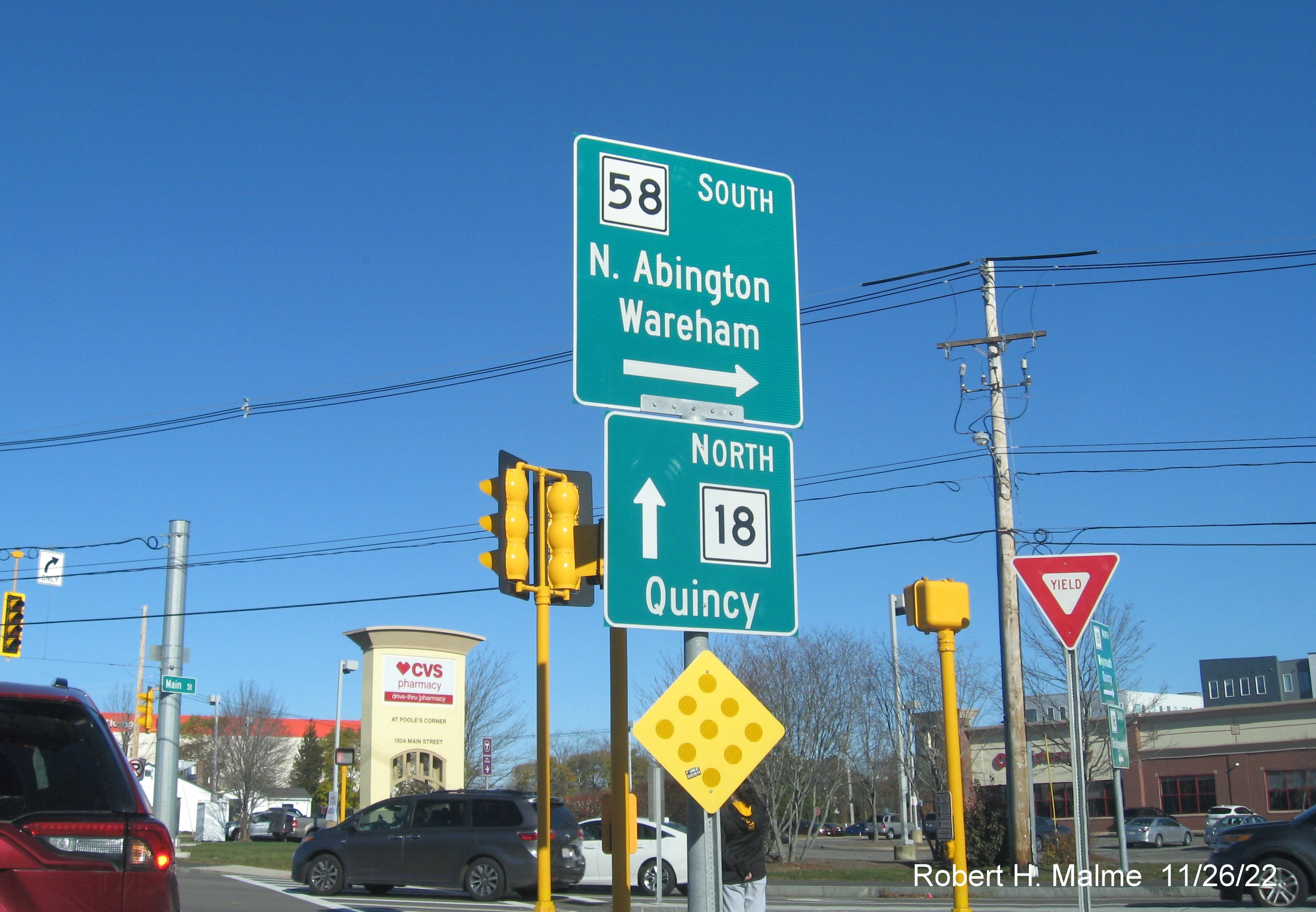 Image of guide signs at the start of MA 58 South in South Weymouth, November 2022