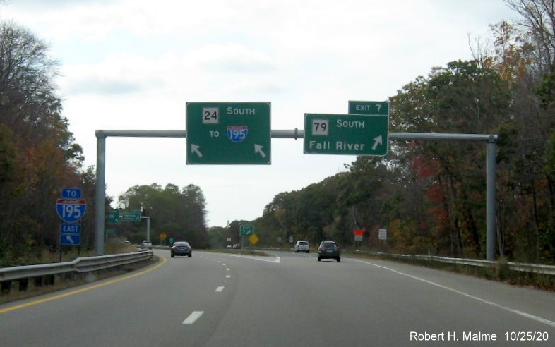 Image or recently placed pull through and ramp signs at MA 79 South exit on MA 24 South in Fall River