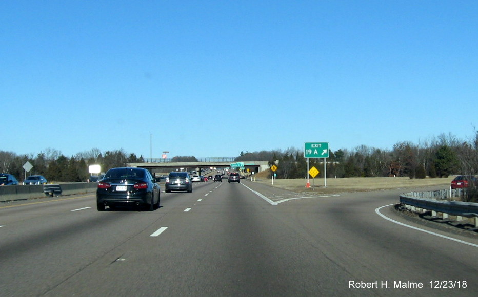 Image of newly placed exit gore sign for Central Street exit on MA 24 North in Avon