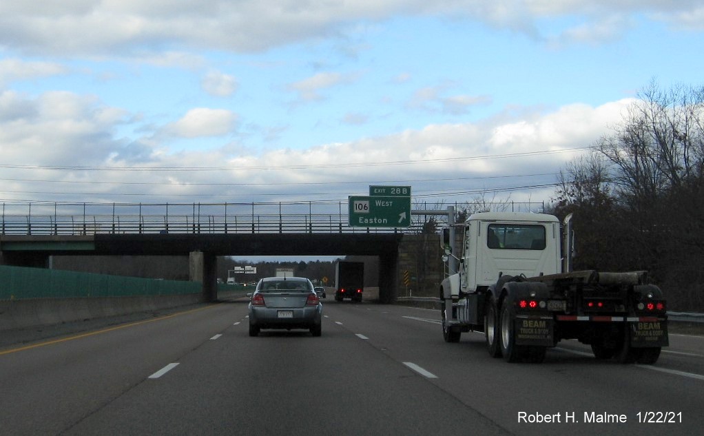 Image of overhead ramp sign for MA 106 West exit with new milepost based exit numbers and gore sign with new number and yellow Old Exits 16 B-A sign below on MA 24 North in West Bridgewater, January 2021