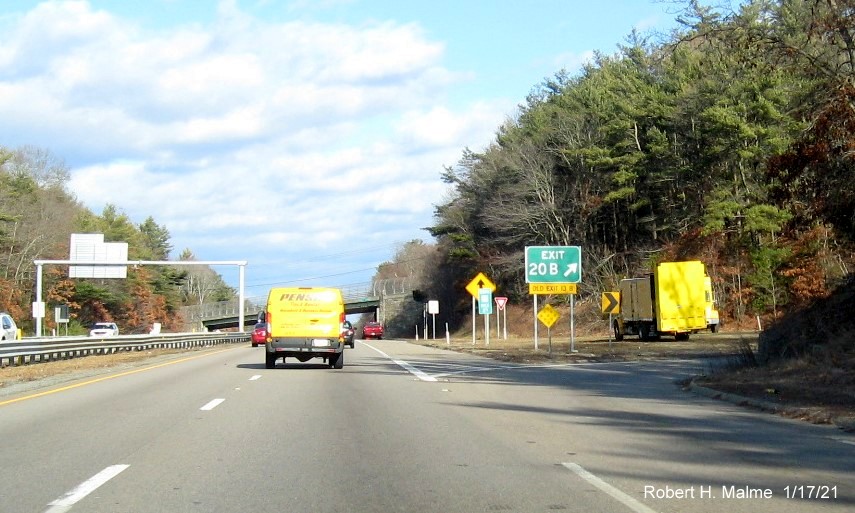 Image of gore sign for 44 West exit with new milepost based exit number on MA 24 North in Taunton, January 2021