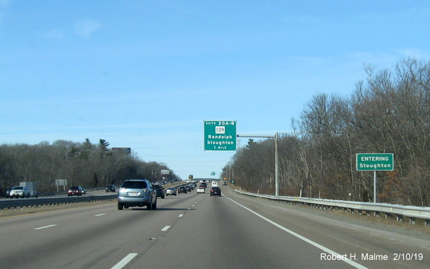Image of new town boundary sign for Stoughton on MA 24 North