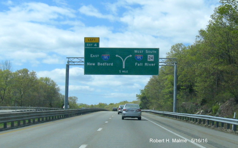 Image of 1-mile advance diagrammatic sign for I-195 exit on MA 24 South in Fall River