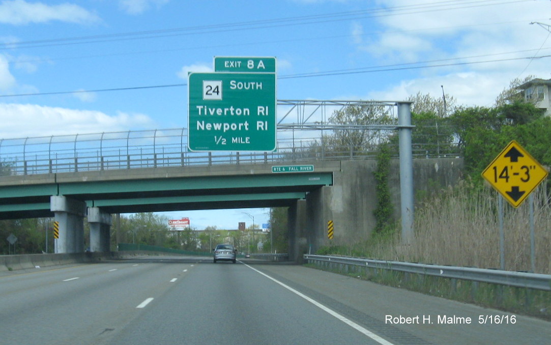 Image of 1/2 mile advance overhead sign for MA 24 South exit on I-195 West in Fall River