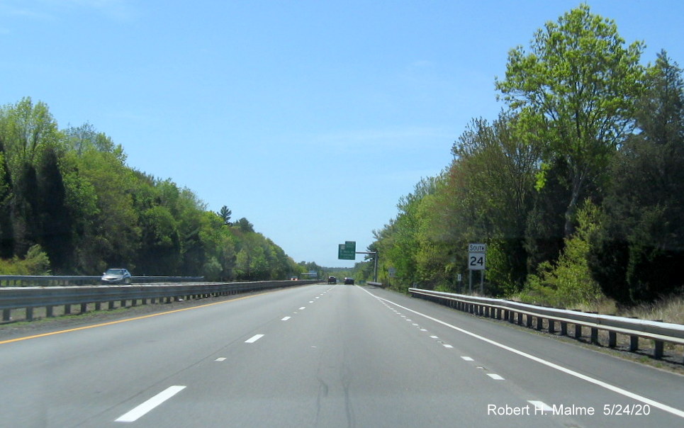 Image of new version of South MA 24 reassurance marker following North Main Street exit in Berkley