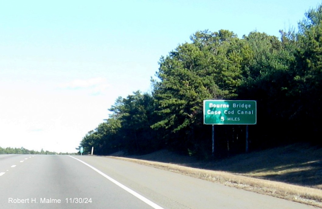 Image of newly placed 5 miles to Bourne Bridge advisory sign on MA 25 East in Wareham, November 2024