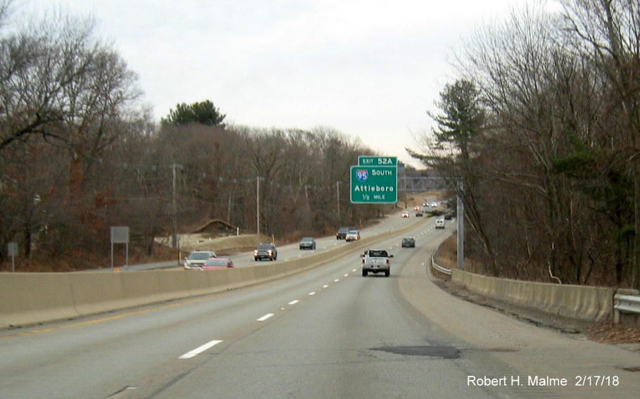 Image of 1/2 mile advance sign for I-95 South exit on MA 2 East in Concord