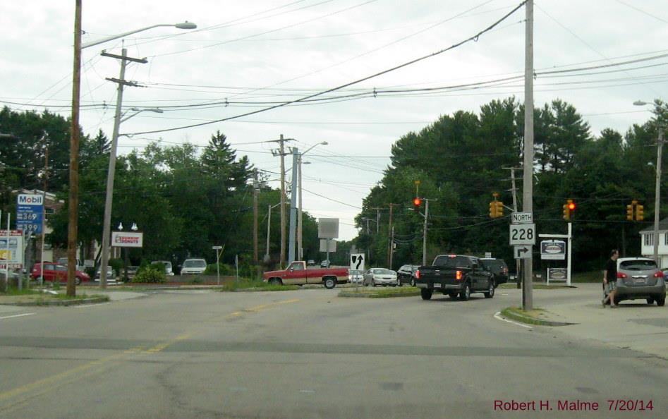 Image of MA 228 North trailblazer on MA 53 South in Hingham