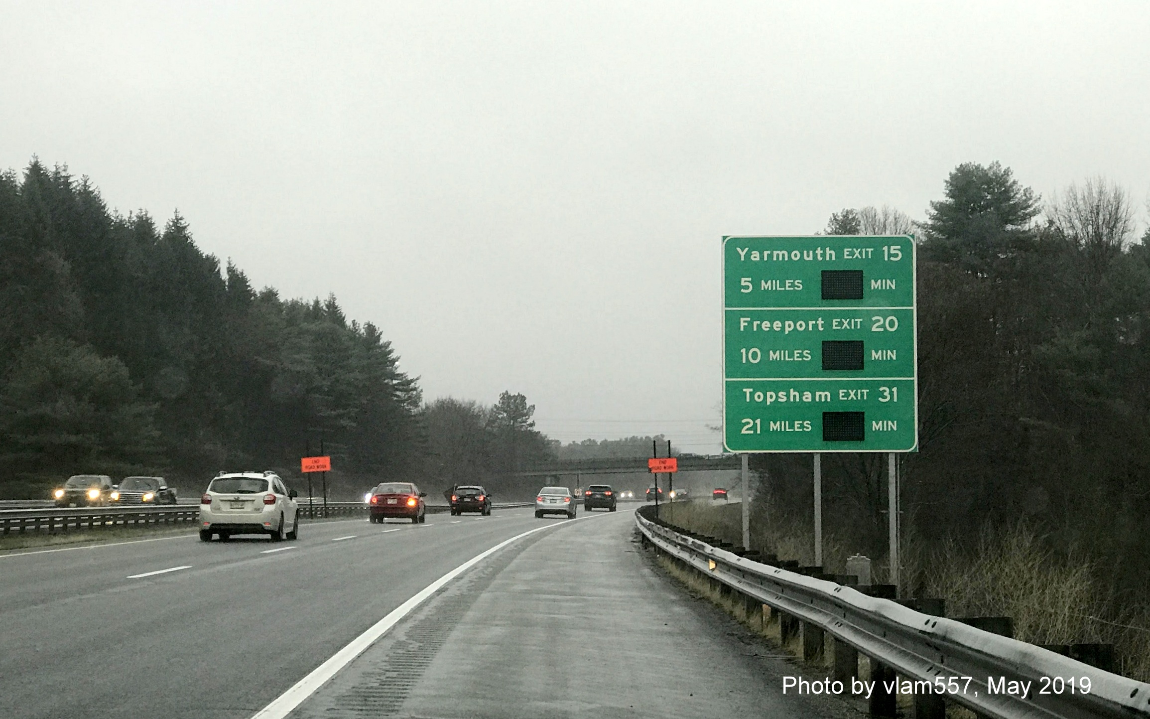 Image of newly placed travel time sign in Maine along I-295 North before Exit 11, by vlam557