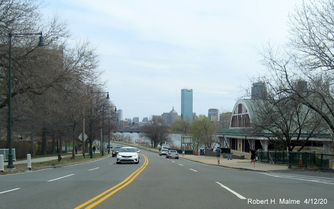 Image of Memorial Drive east after intersection with BU Bridge roadway, no reassurance markers are present in April 2020