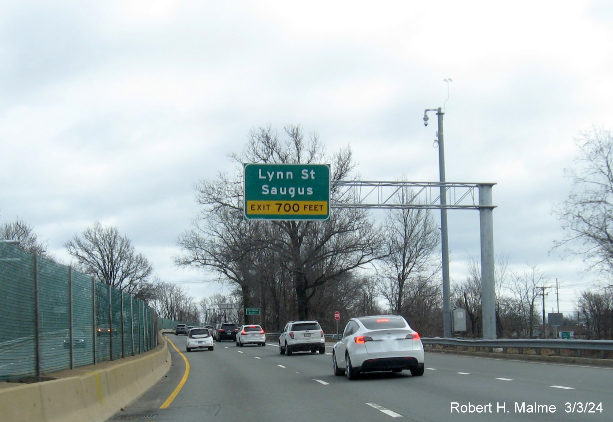 Image of recently placed 700 Feet advance sign for the second Lynn Street exit on US 1 South in Malden, March 2024