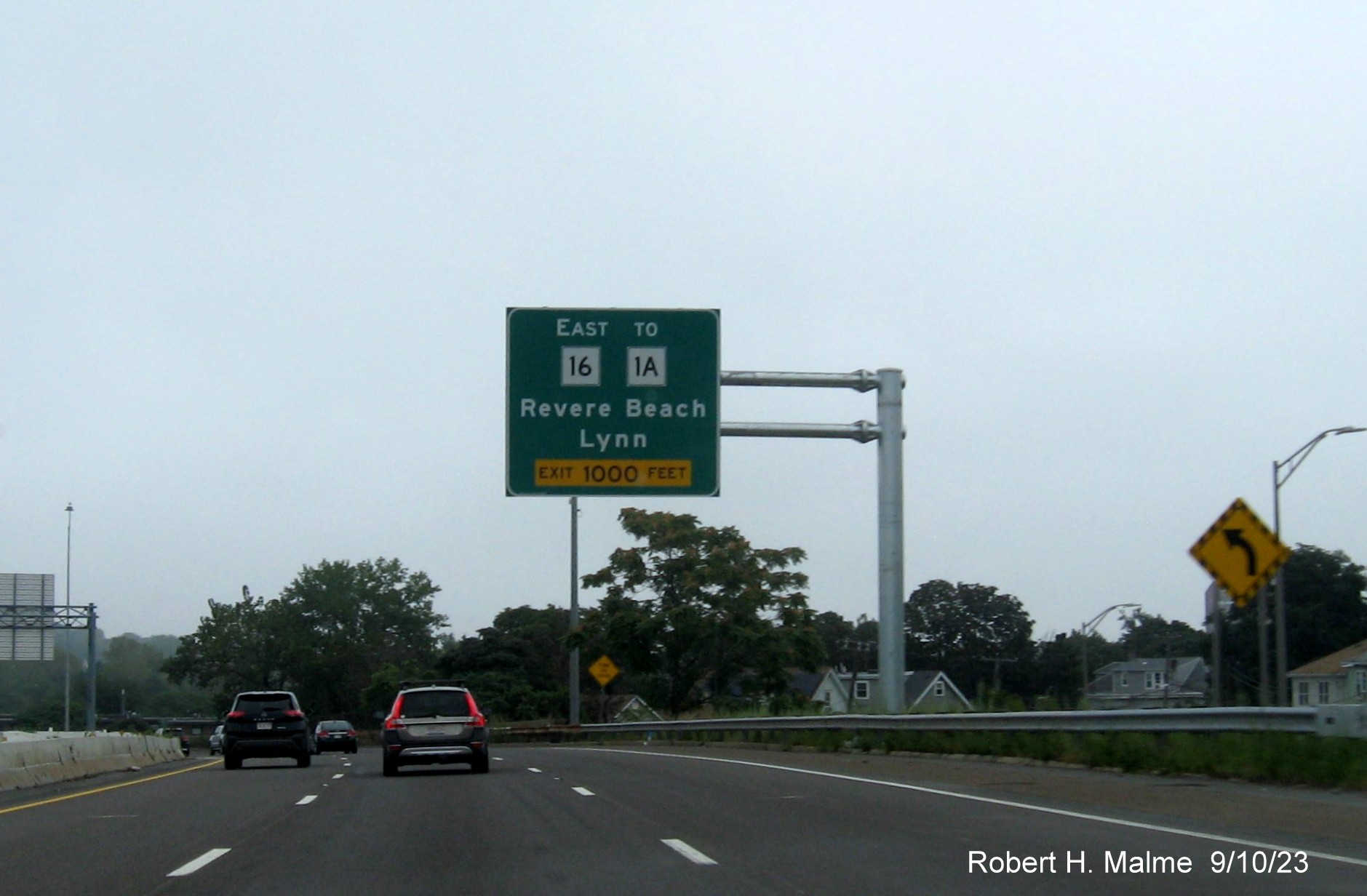 Image of new overhead advance sign for the MA 16 exit on US 1/Northeast Expressway North in Everett, September 2023
