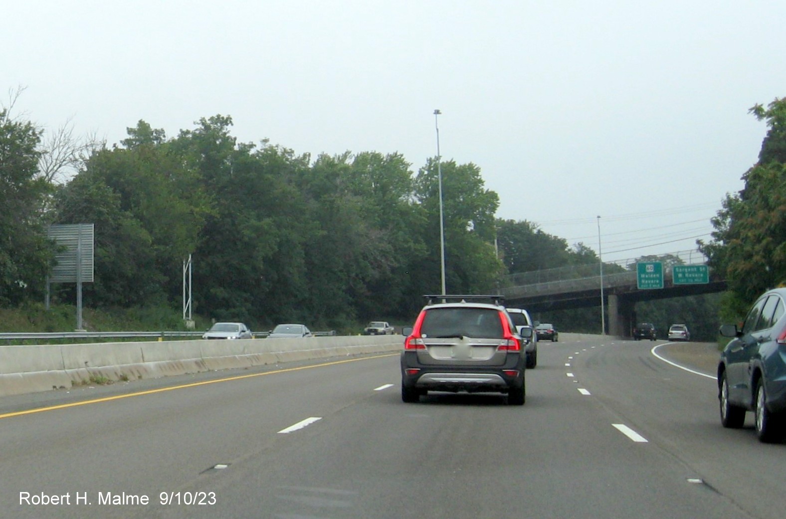 Image of new overhead sign support for the MA 16 exit on US 1/Northeast Expressway South in Revere, September 2023