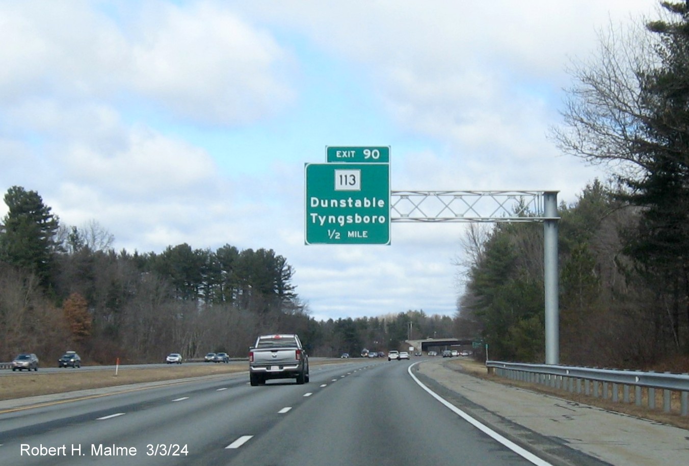Image of recently 1 Mile advance sign for MA 113 exit on US 3 North in Tyngsboro, March 2024