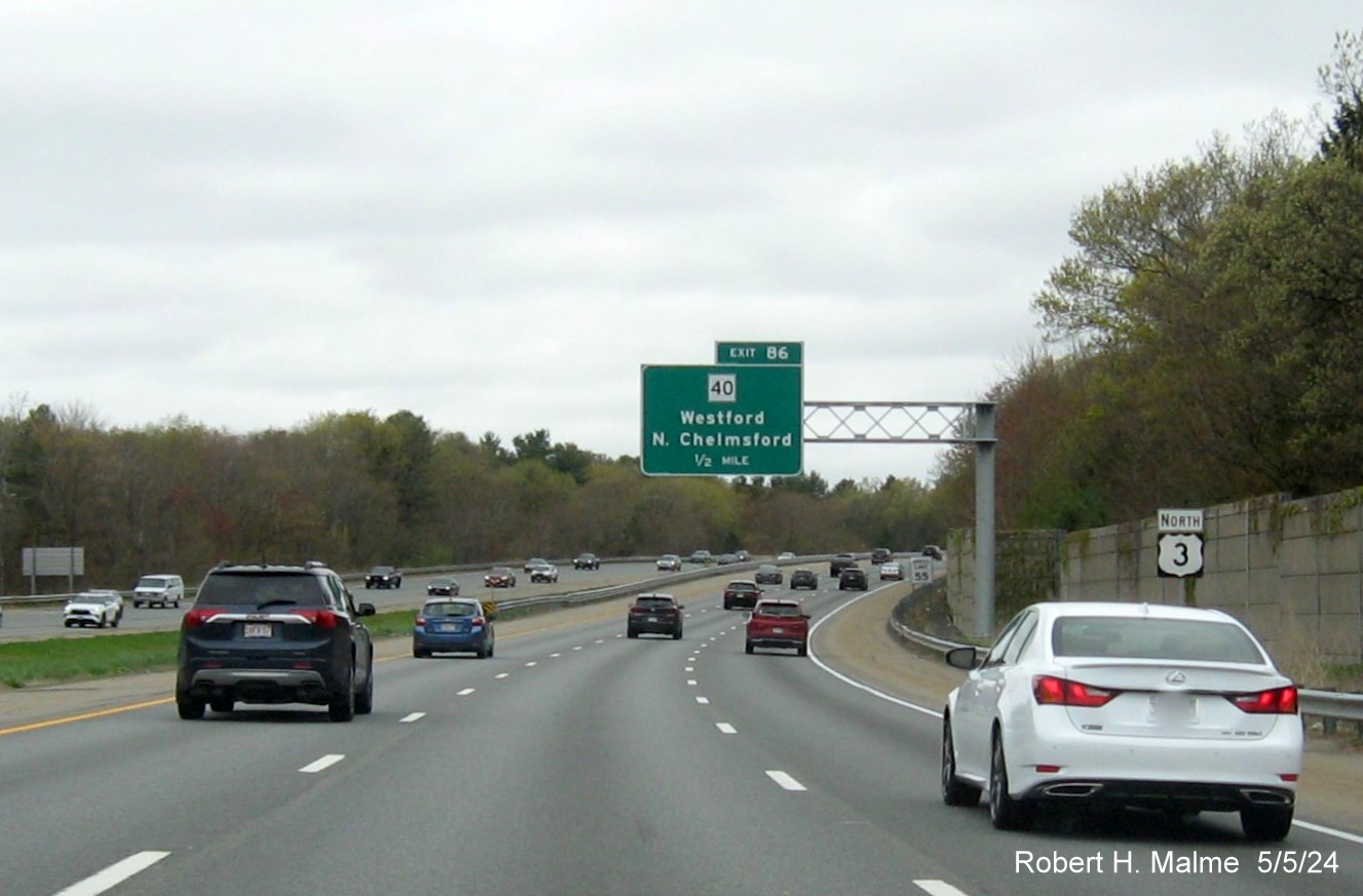 Image of recently placed 1/2 mile advance overhead sign for MA 40 exit and US 3 North reassurance marker
in Chelmsford, May 2024