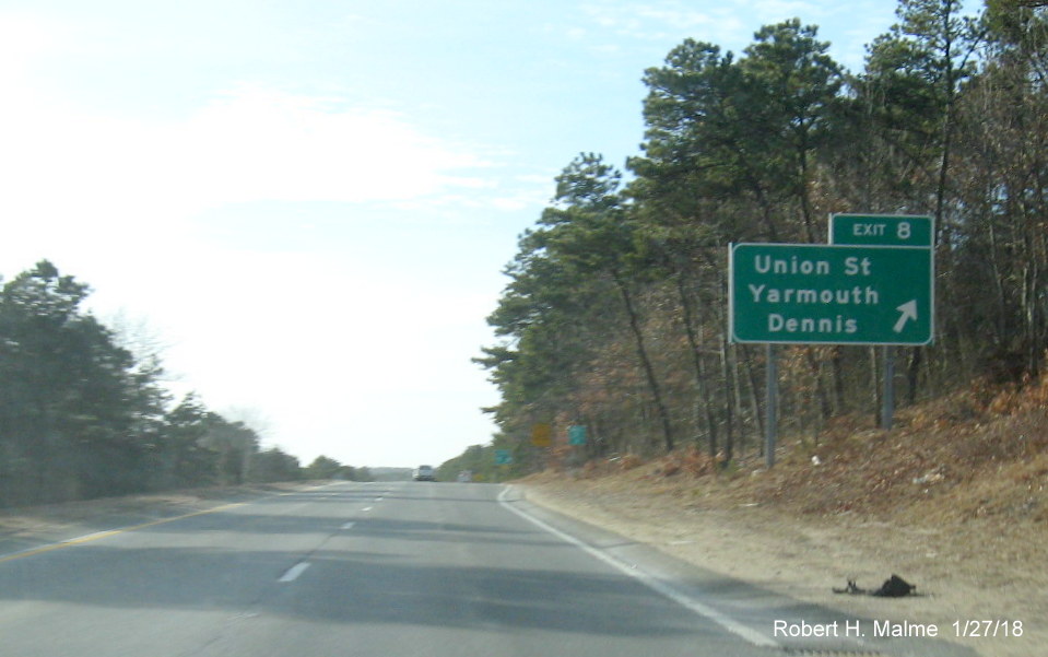 Image of new off-ramp sign for Union St exit on US 6 West in Yarmouth