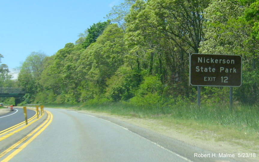 Image of brown attractions auxiliary sign put up since Jan. 2018 on US 6 West prior to MA 6A exit in Orleans