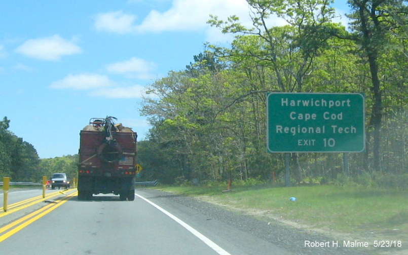 Image of auxiliary sign for MA 124 exit on US 6 East in Harwich, put up since Jan. 2018