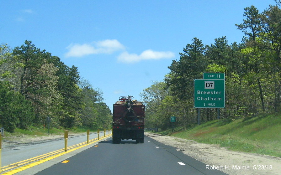 Image of 1-mile advance sign placed after Jan. 2018 on US 6 East in Brewster