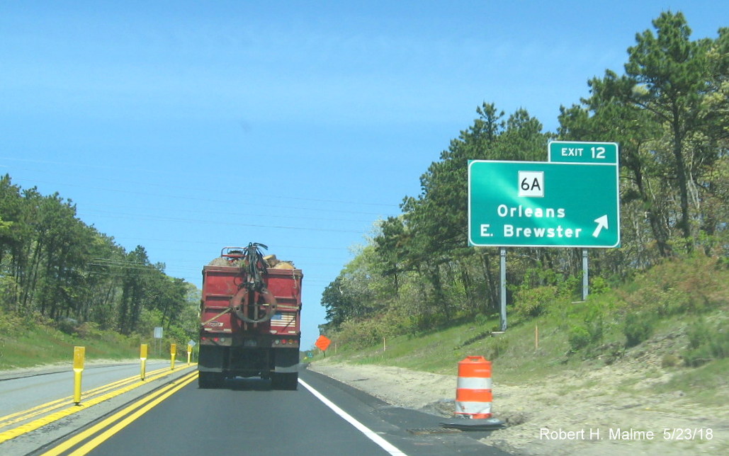 Image of recently placed off-ramp sign for MA 6A exit on US 6 East in Orleans, put up since Jan. 2018