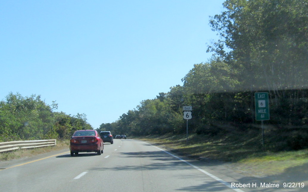 Image of new version of East US 6 reassurance marker beyond Quaker Meeting House Road exit in Sandwich
