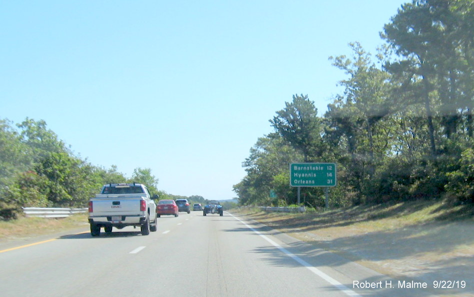 Image of recently placed post-interchange distance sign after Quaker Meeting House Road exit on US 6 East in Sandwich