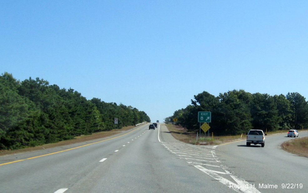 Image of recently placed gore sign at Union Street exit off-ramp on US 6 East in Yarmouth in Sept. 2019