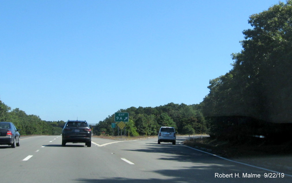 Image of recently placed gore sign for MA 134 South exit ramp on US 6 East in Dennis in Sept. 2019