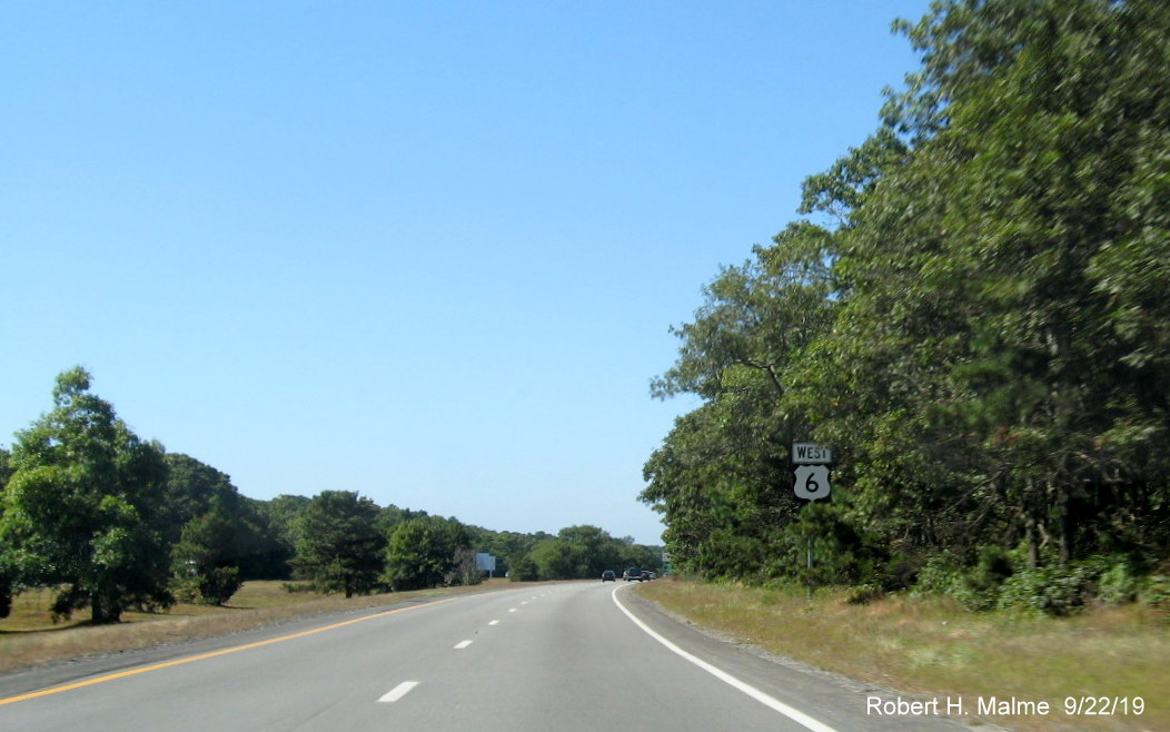 Image of new style of West US 6 reassurance marker put up after the MA 134 South exit in Dennis