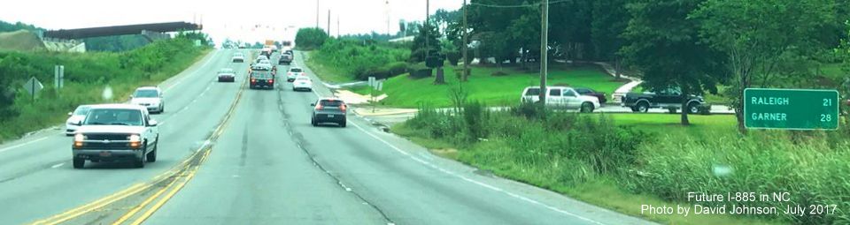Image of distance sign on US 70 East in Durham approaching East End Connector work zone, by David Johnson